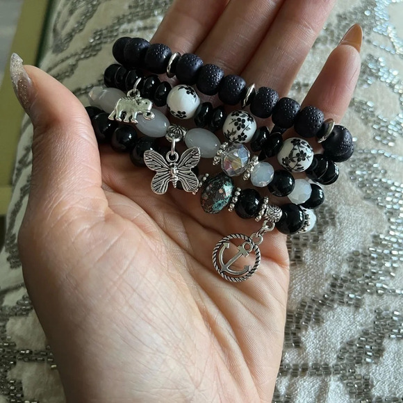 Bohemian Beaded Stretch Charm Bracelet (4pc) NWOT - Picture 2 of 4